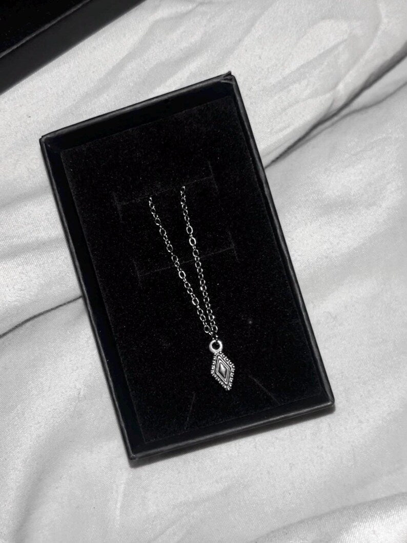 Bare Minimum Necklace